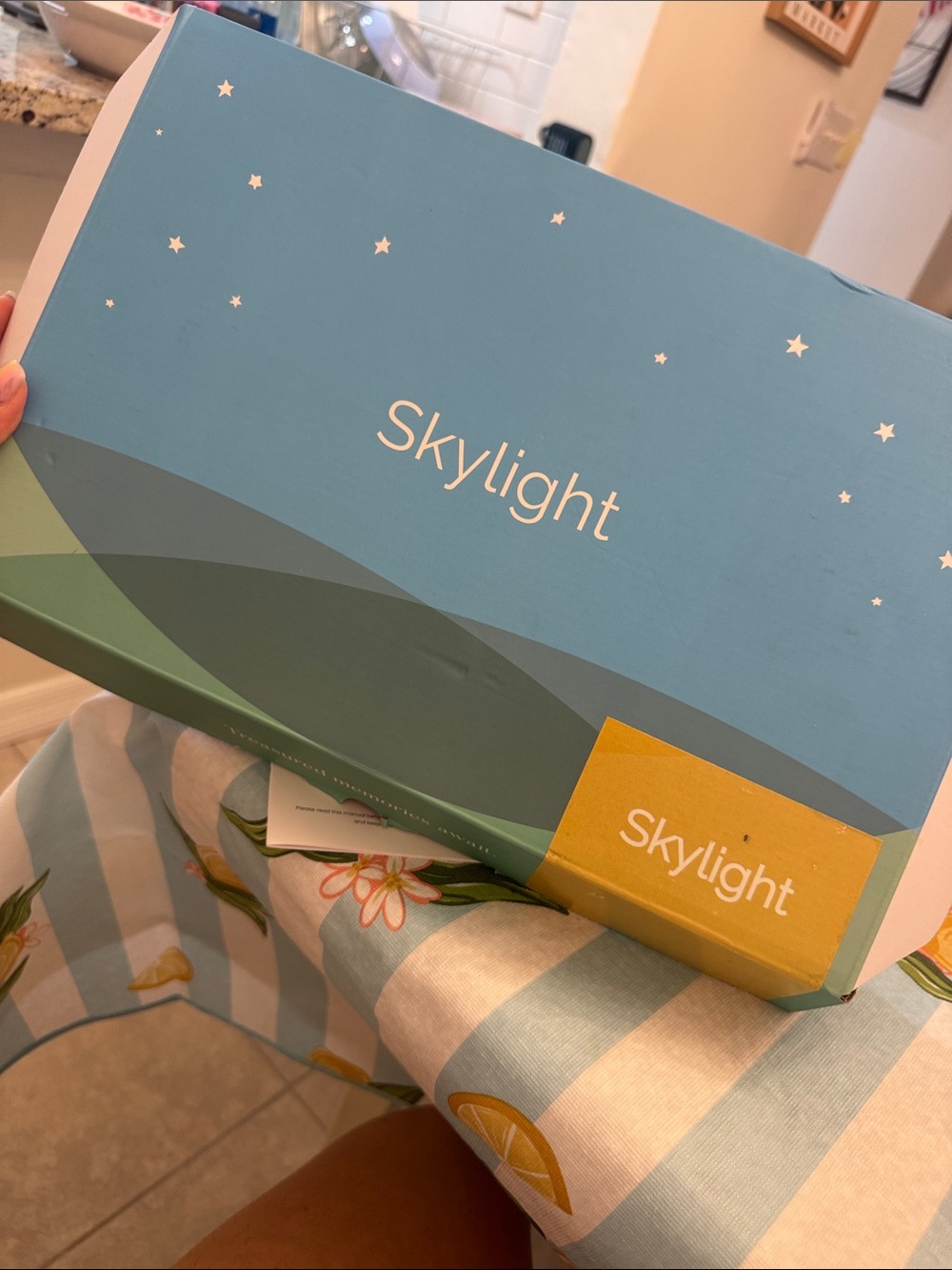 Skylight Photo Frame Box - Blue & Green Packaging
